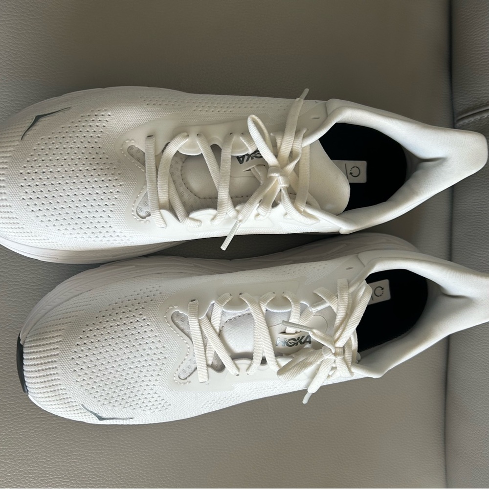 HOKAMENS ARAHI 7 RUNNING SHOES